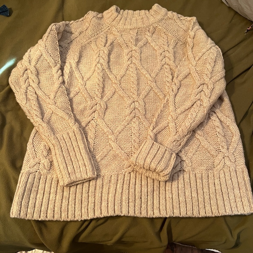 Chunky trendy sweater!